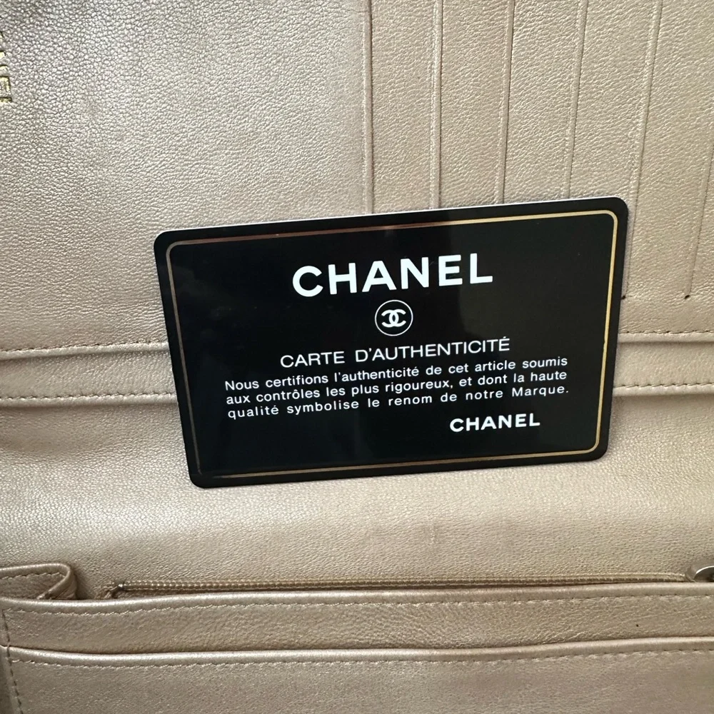 CHANEL beautiful pink